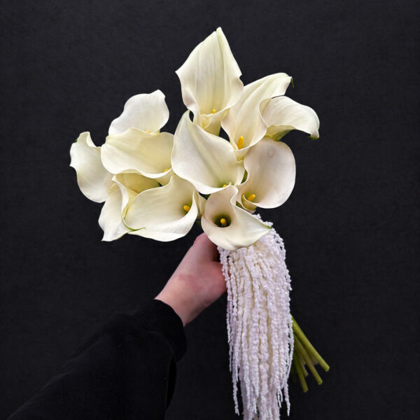 Весільний букет з білими калами та амарантом WHITE CALLA ÉLÉGANCE